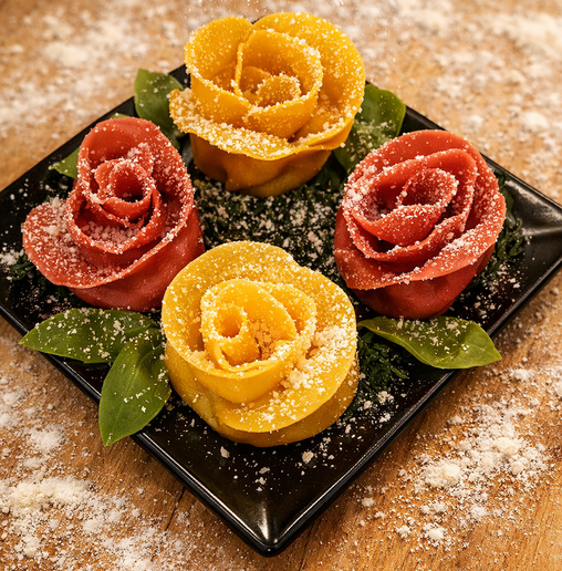 rose di pasta ripiene - edizione speciale per l'8 marzo.